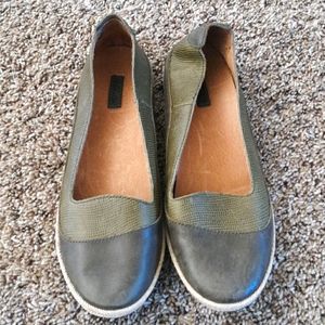 Olukai "Lino" shoes